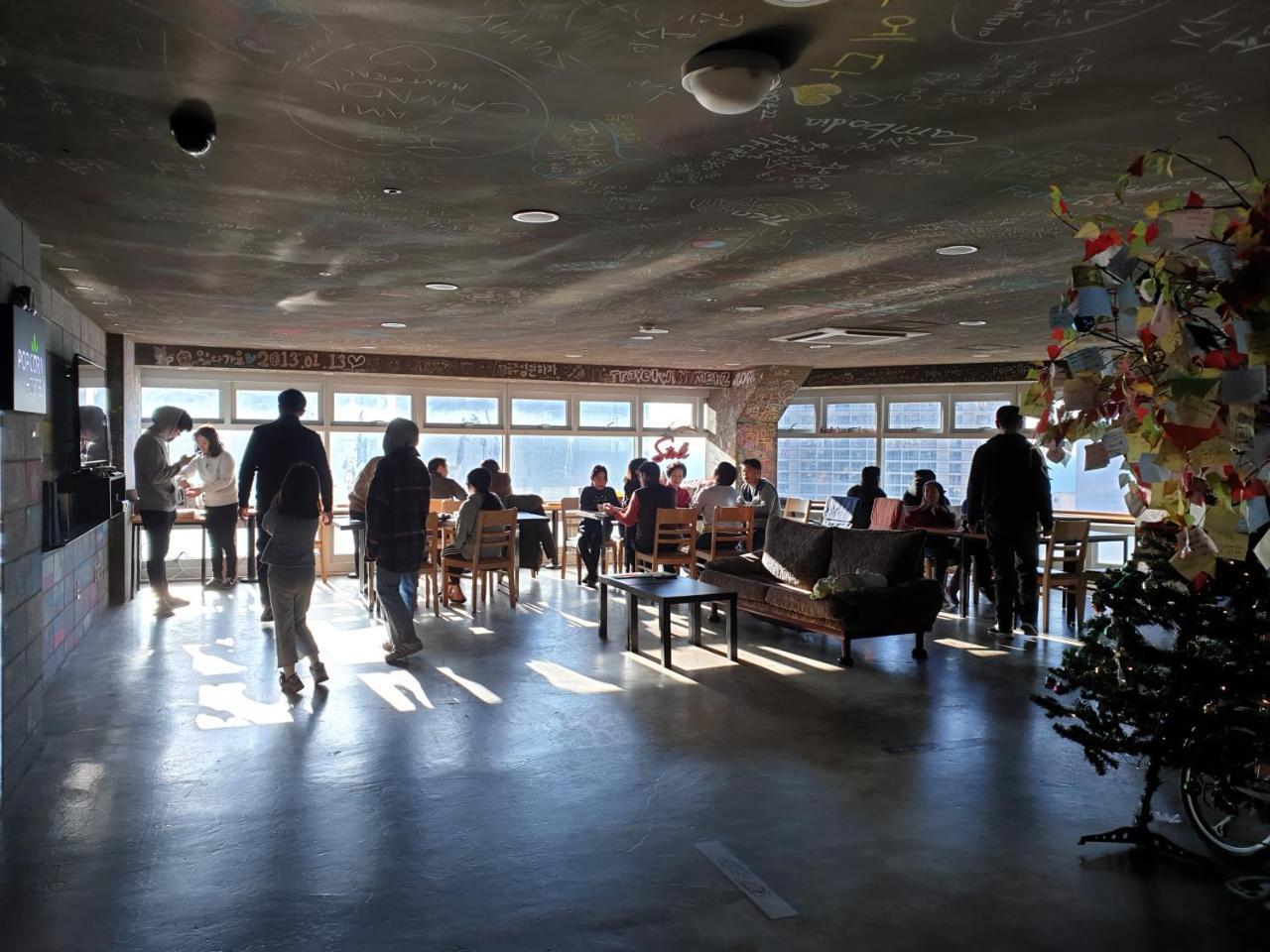 Busan Popcorn Hostel Екстер'єр фото
