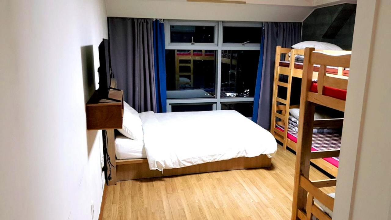 Busan Popcorn Hostel Екстер'єр фото