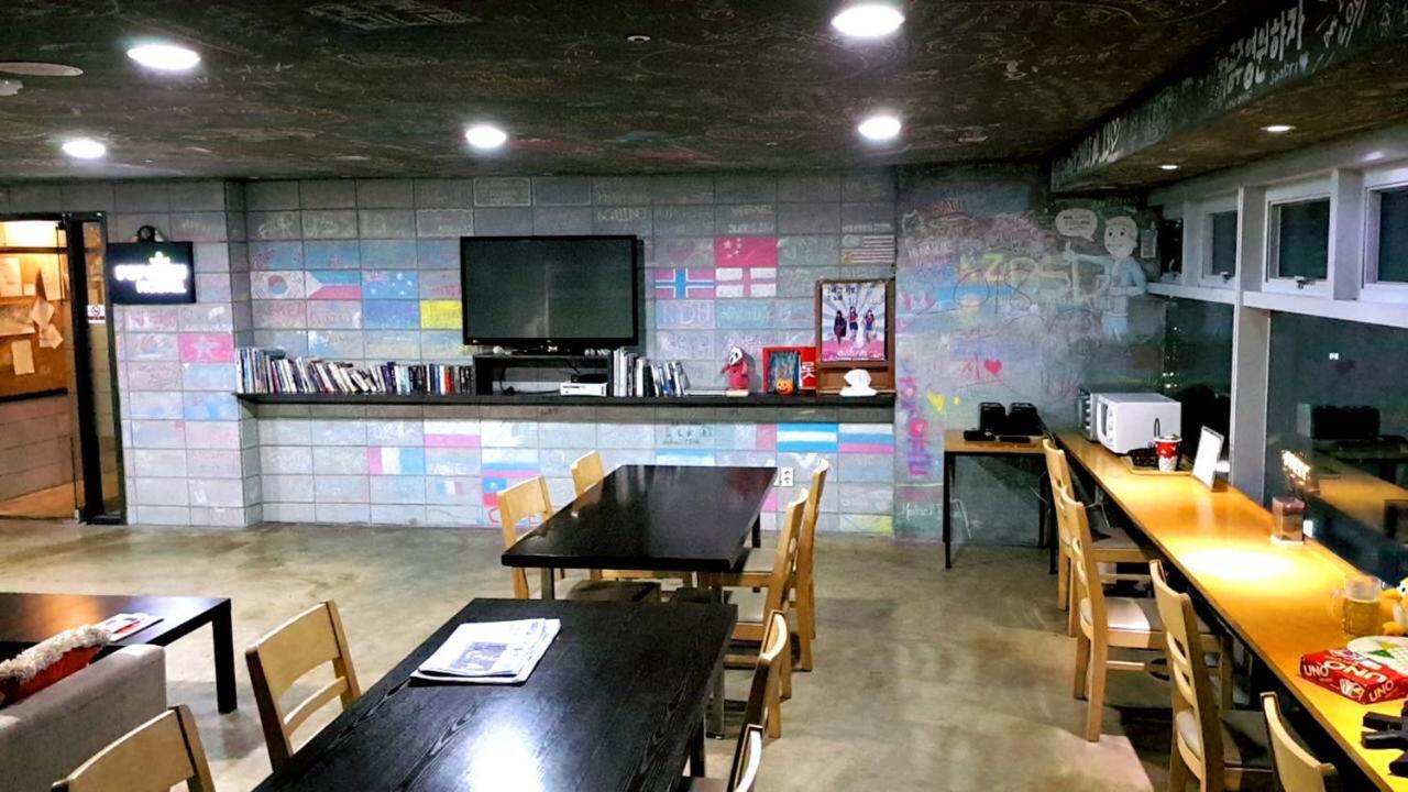 Busan Popcorn Hostel Екстер'єр фото