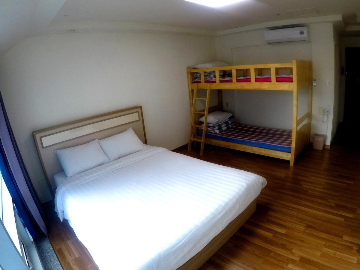 Busan Popcorn Hostel Екстер'єр фото